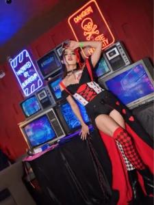 Simran Budharup Height