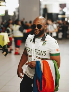 Height of Temba Bavuma in Feet