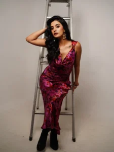 Ayushi Khurana Net Worth